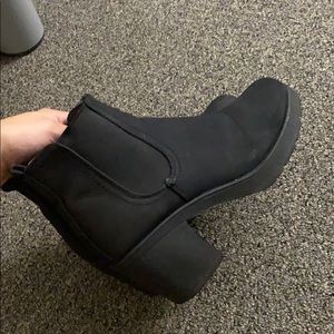 Black Heeled Chelsea Boots